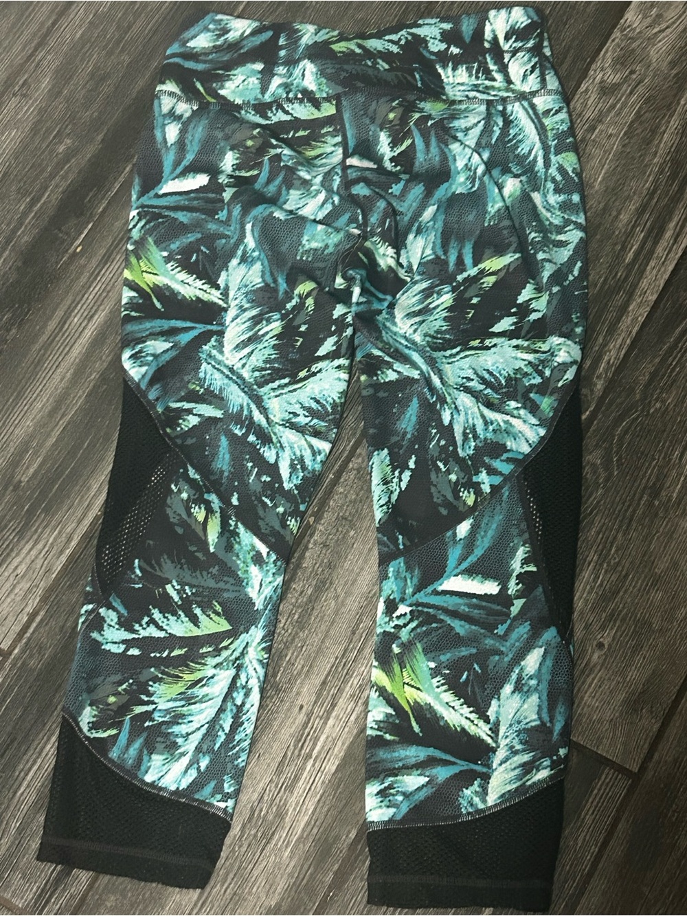 Athleta Teal and Green Tropical Print Capri Leggings